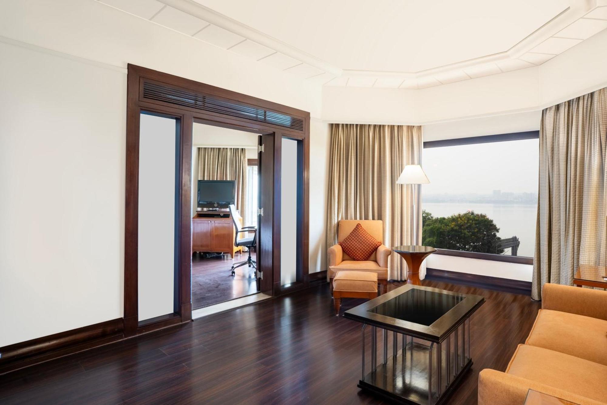 Hyderabad Marriott Hotel & Convention Centre Dış mekan fotoğraf